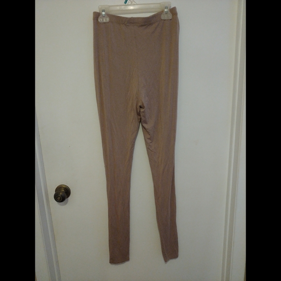 Sirens Cut Out Knee Leggings - Picture 2 of 3